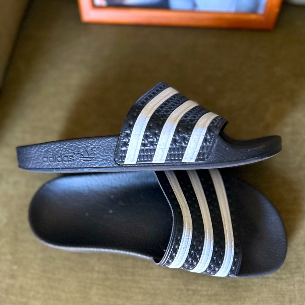 ADIDAS YOUTH SLIDES